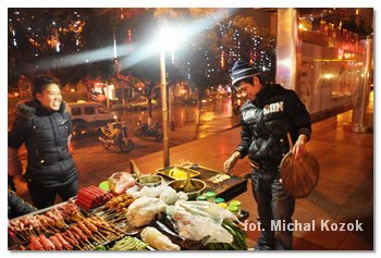jedzenie uliczne w Wushan